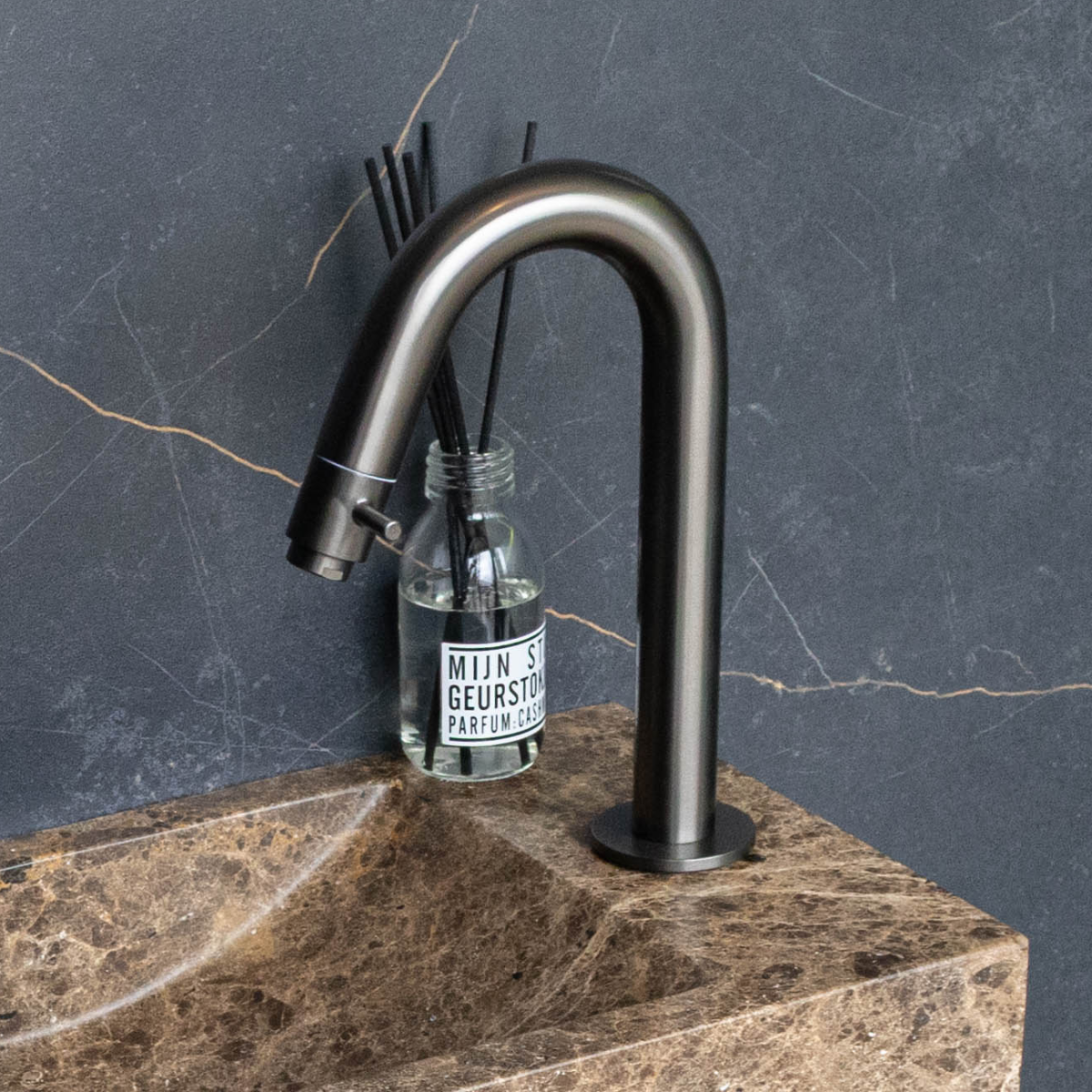 Saniclear Iron gebogen fonteinkraan verouderd ijzer - gunmetal