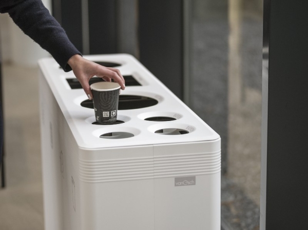 list: Van Esch|Functionals Set van 4 wielen tbv Van Esch afvalscheidingssysteem Ditch